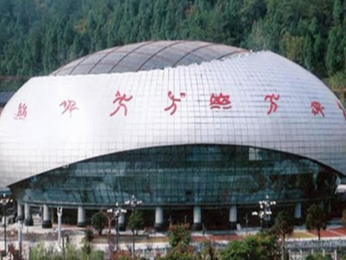乐平体育中心球形网架加工安装